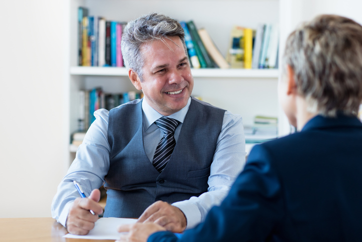 Voici les bonnes raisons de recruter des personnes de plus de 50 ans Entrevue plus de 50 ans
