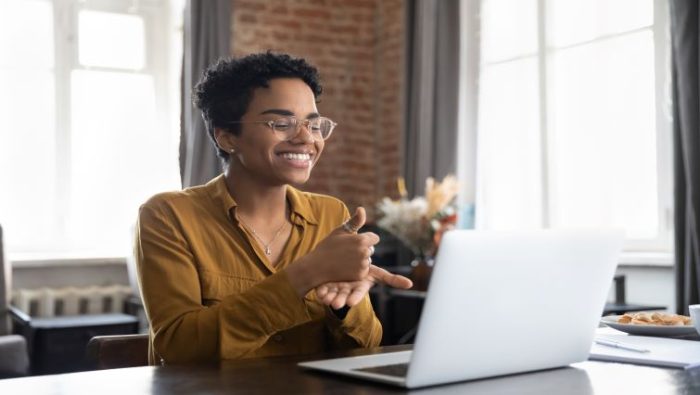 La langue des signes, atout majeur pour l'employé