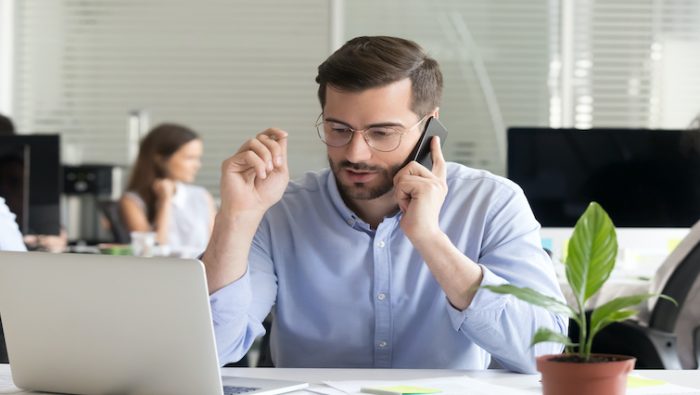 Réussir une entrevue téléphonique peut sembler intimidant, alors voici 17 astuces pour la réussir facilement!