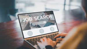 8 Job Hunting Tips To Help You Rise Above Bulk Applications in the AI Era