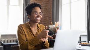 La langue des signes, atout majeur pour l'employé