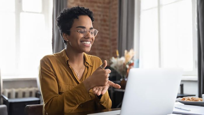 La langue des signes, atout majeur pour l'employé